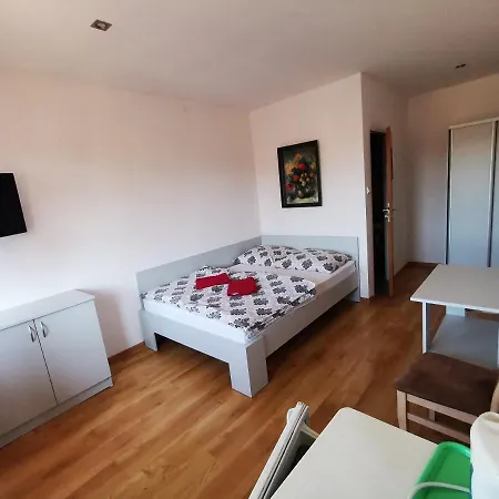 Ewa *